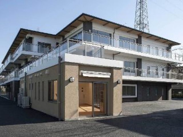 広いベランダの建物外観 外観 広々としたベランダが特徴の建物外観です。明るい環境で、快適な生活が期待できます。