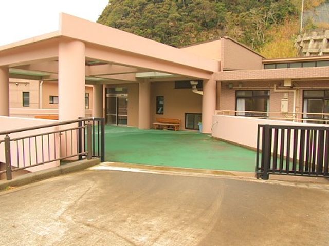中庭の景色 外観 環境に調和した落ち着いた外観です。リラックスできる空間が広がっています。