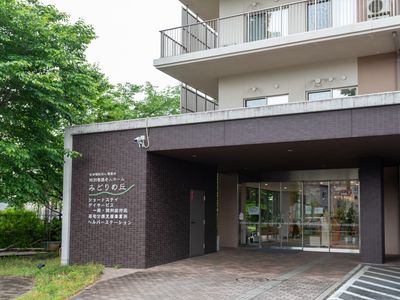 正面の広い入口