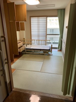 静かな和室の居室