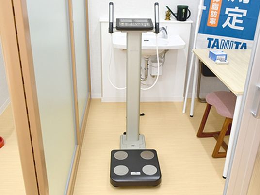 機能訓練室の体組成計  