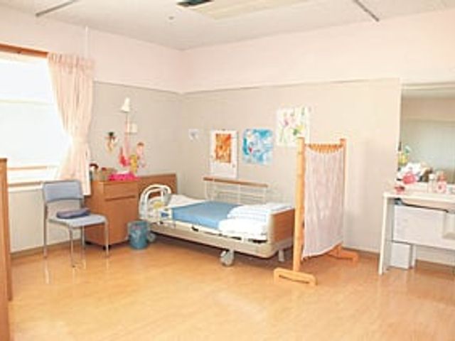 広々とした居室 居室   広々とした居室は、自然光がたっぷりと入り、快適な生活をサポートします。