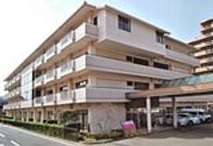 3階建ての建物外観