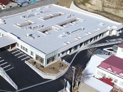 明るい屋上の建物