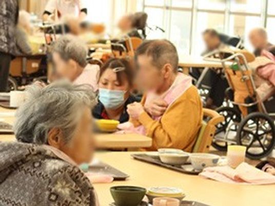 食事を楽しむ様子