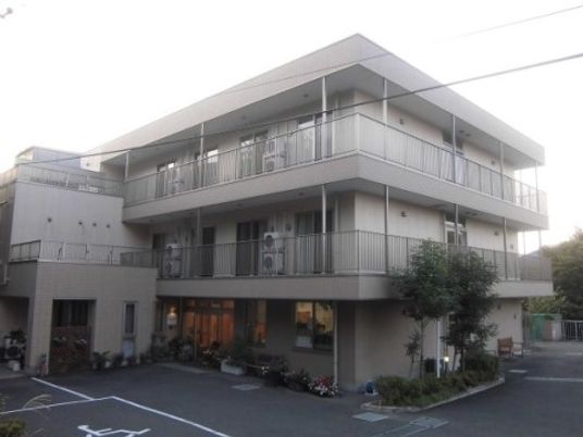 多階層の建物外観