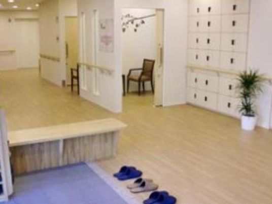 入口付近の清潔感ある空間