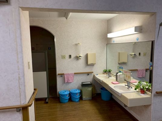 清潔で明るい洗面台