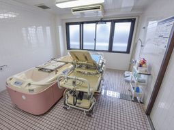 清潔な浴室設備