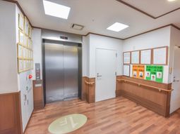 廊下の明るい空間