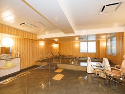 バリアフリーの木造浴室