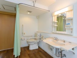 明るいトイレの様子