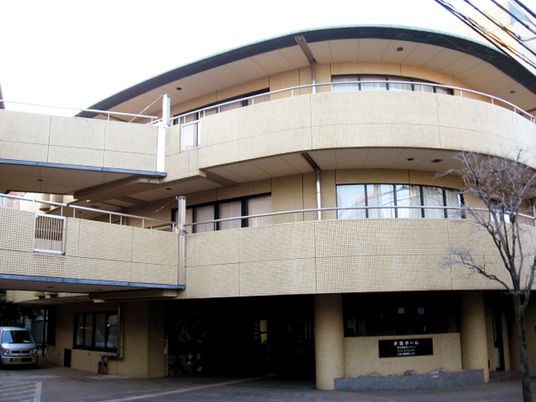 アーチ型屋根の建物