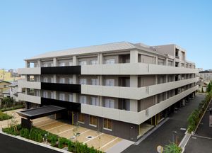 車椅子対応の建物外観