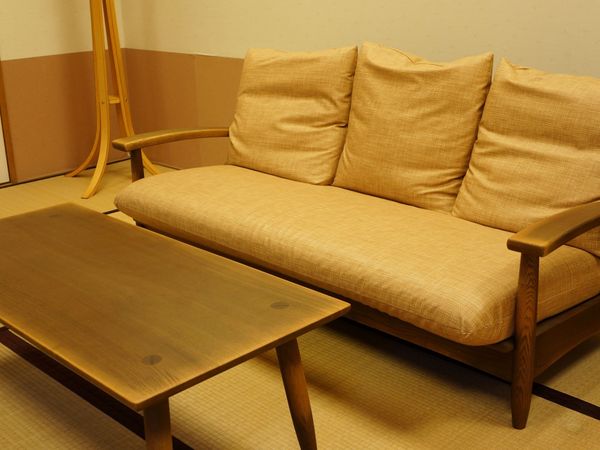機能的な和室ラウンジ