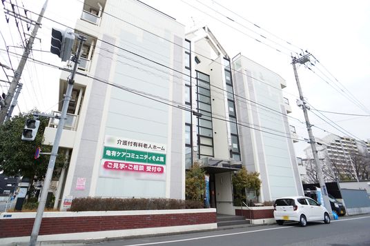 洗練された外観の建物