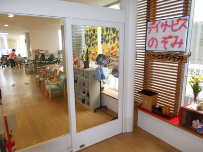 清潔で明るいエントランス