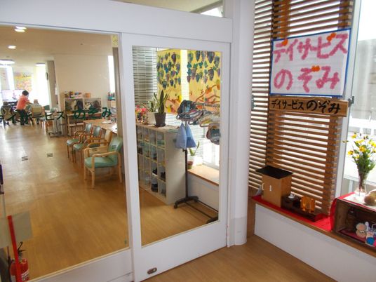 清潔で明るいエントランス