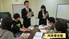 研修中のスタッフ集合