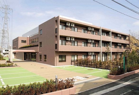 施設の看板エントランス