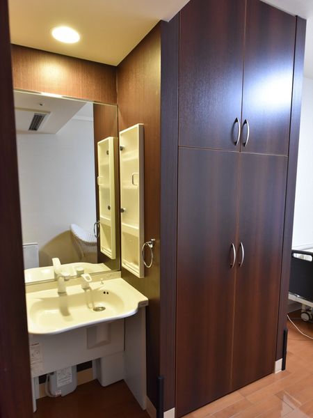 洗面台のある居室内