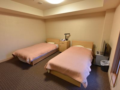 シンプルなツイン居室
