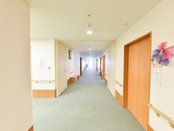 明るい廊下の様子