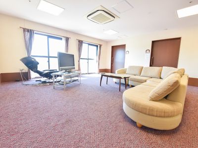明るく広々とした共有スペース