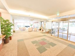 明るい共有スペースのエリア