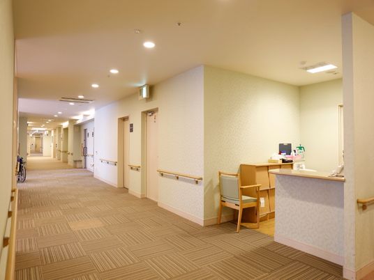 清潔感のある施設廊下