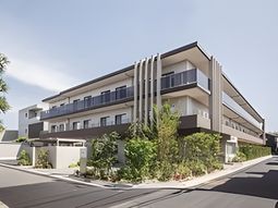 モダンな建物の外観