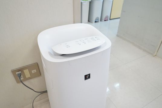 空気清浄機が設置された廊下