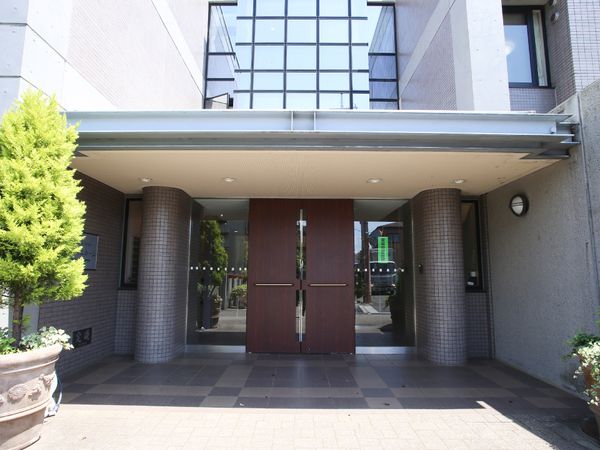 清潔感のあるエントランス