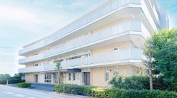 現代的な外観の建物