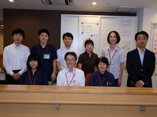 スタッフの集合写真