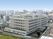広々とした建物の外観