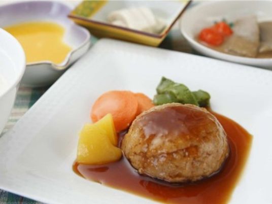 色鮮やかな料理の一皿