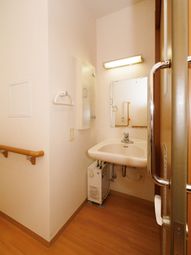 洗面台付きの明るい居室