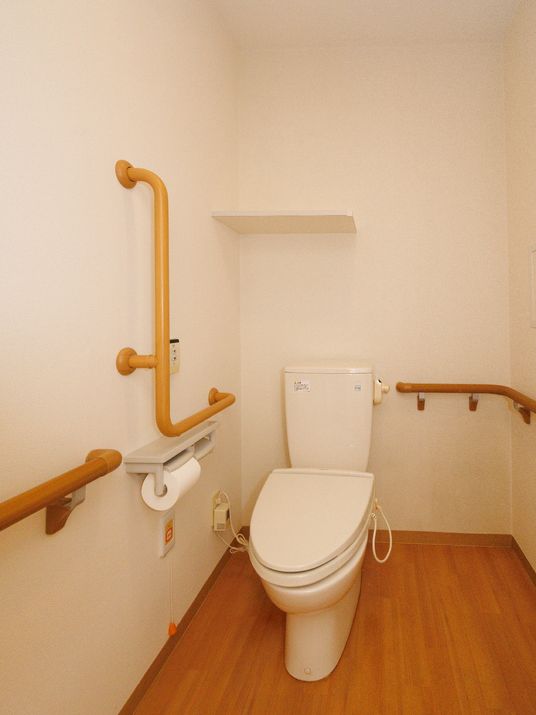 バリアフリー対応のトイレ
