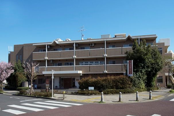 3階建ての建物外観