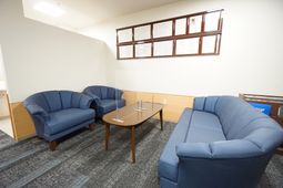 応接セットのある休憩スペース