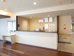 明るい受付と通路