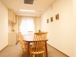 清潔なダイニング空間