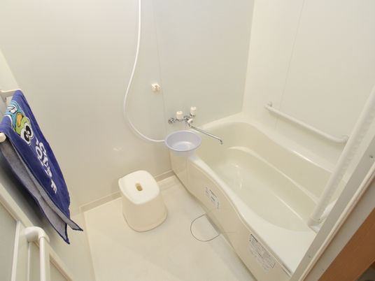 清潔な介護用浴室