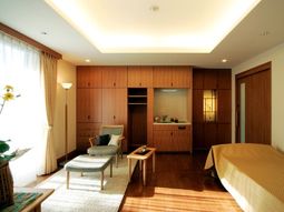 落ち着いた雰囲気の居室