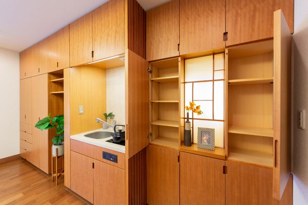 居室の洗面所と棚