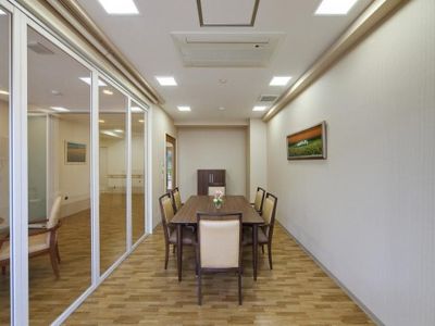 明るいダイニングルーム