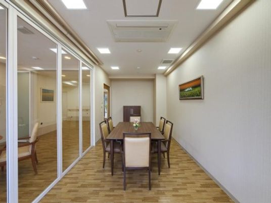 明るいダイニングルーム