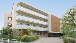 モダンな建物の外観