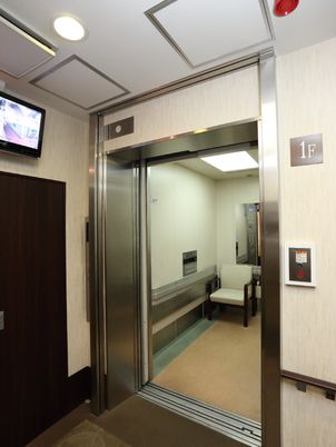 清潔なエレベーターホール